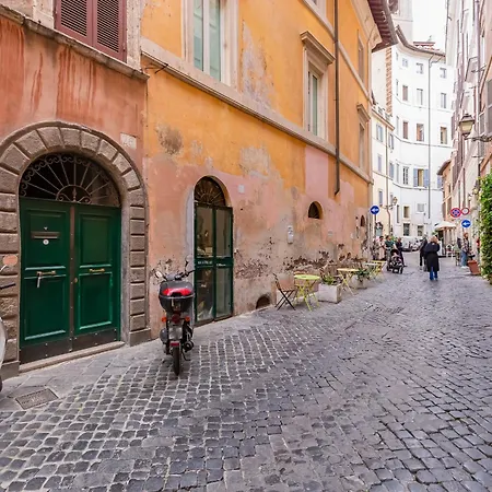 Beautiful Near Piazza Navona דירה *