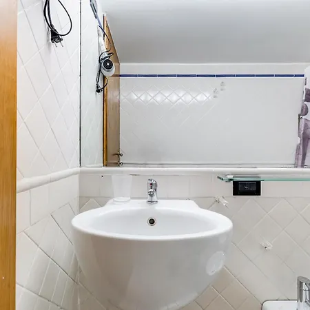 Beautiful Near Piazza Navona Apartment *